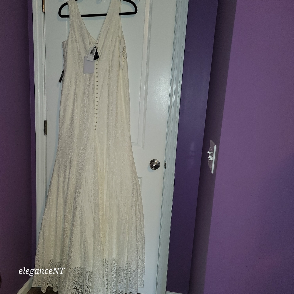 Torrid Ivory Lace Beaded Sleeveless Mermaid Wedding Dress with Train Sz: 14 NWT - Picture 12 of 16